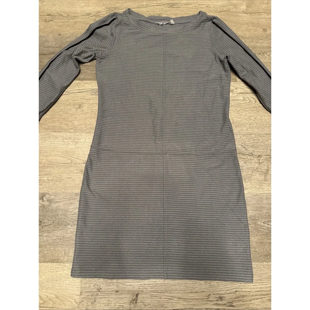 athleta dress small‎ Gray Stripped Work Fun Breathable